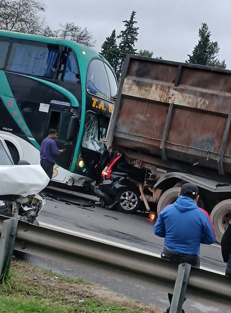 Impactante choque en cadena en la Panamericana
