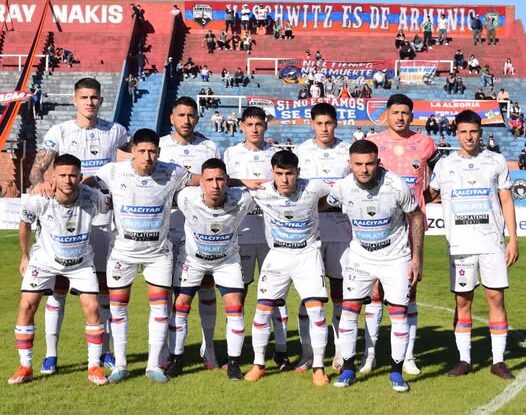 En un partido entretenido, Armenio y Laferrere repartieron puntos