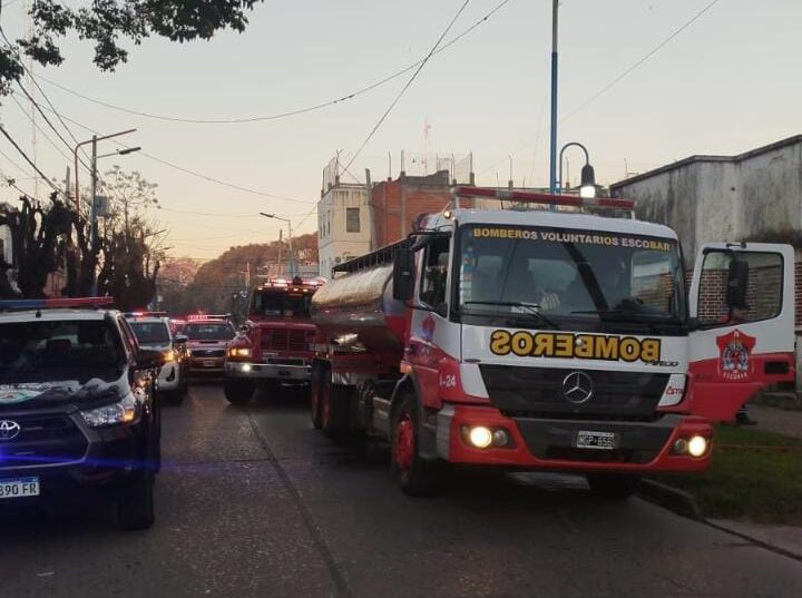 Incendio en una vivienda deshabitada en el centro de Escobar