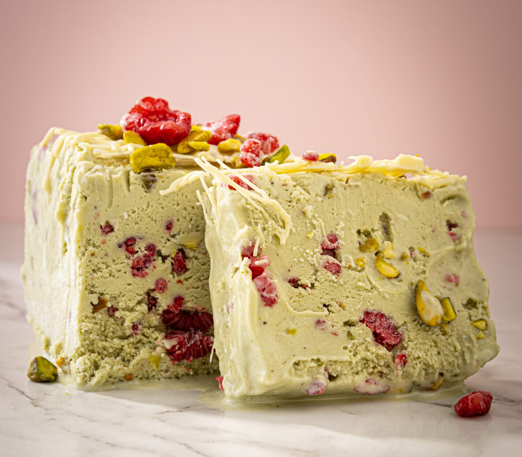 Munchi’s estrena un postre único de pistachos y frambuesas