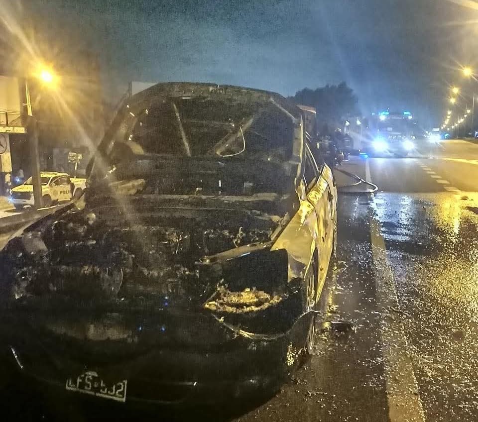 Tres incendios vehiculares movilizaron a los Bomberos de Escobar durante la noche