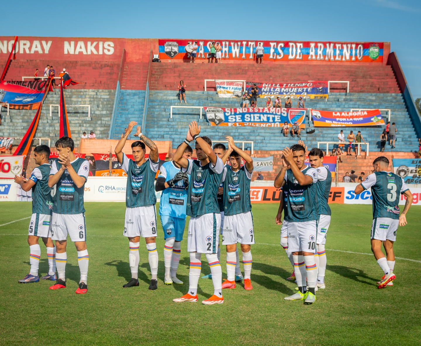 Armenio jugaba bien, se puso arriba, pero en una ráfaga Lafe lo dio vuelta y se quedó con el triunfo